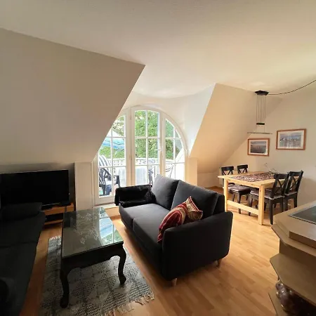 Aurelia Apartment
